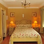 Bed & Breakfast Killererin House 3*