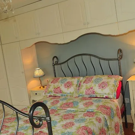 Bed & Breakfast Killererin House