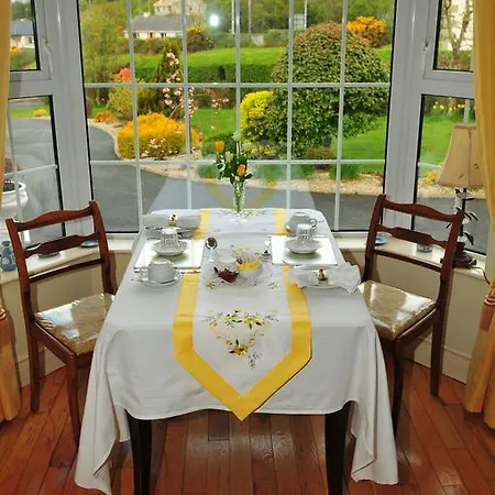 Bed and breakfast Killererin House